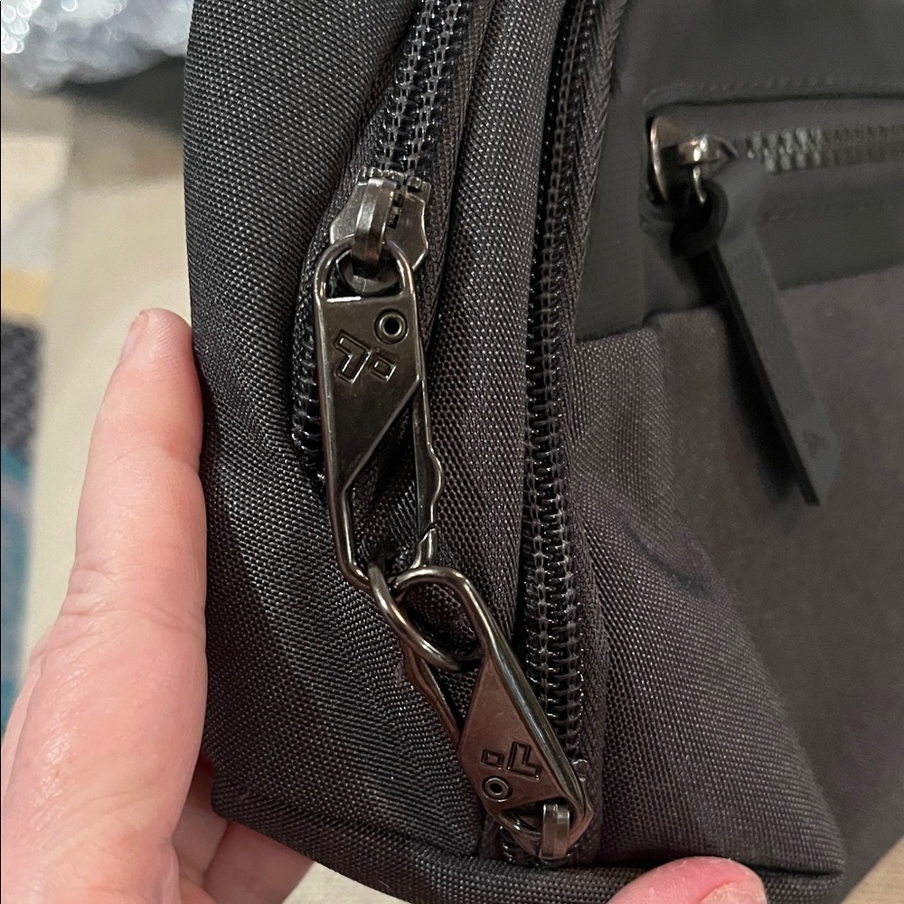 Travelon Anti-Theft Metro Gray Heather Waistpack/NWT - Picture 8 of 16